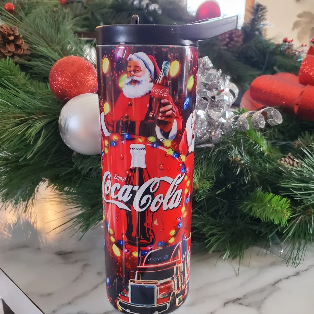 Santa Coca Cola Christmas 20oz Tumbler with duo lids 🎉sale